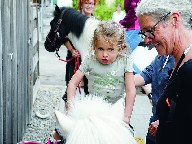 Kind auf einem Pferd, Familienseminar Roggenburg